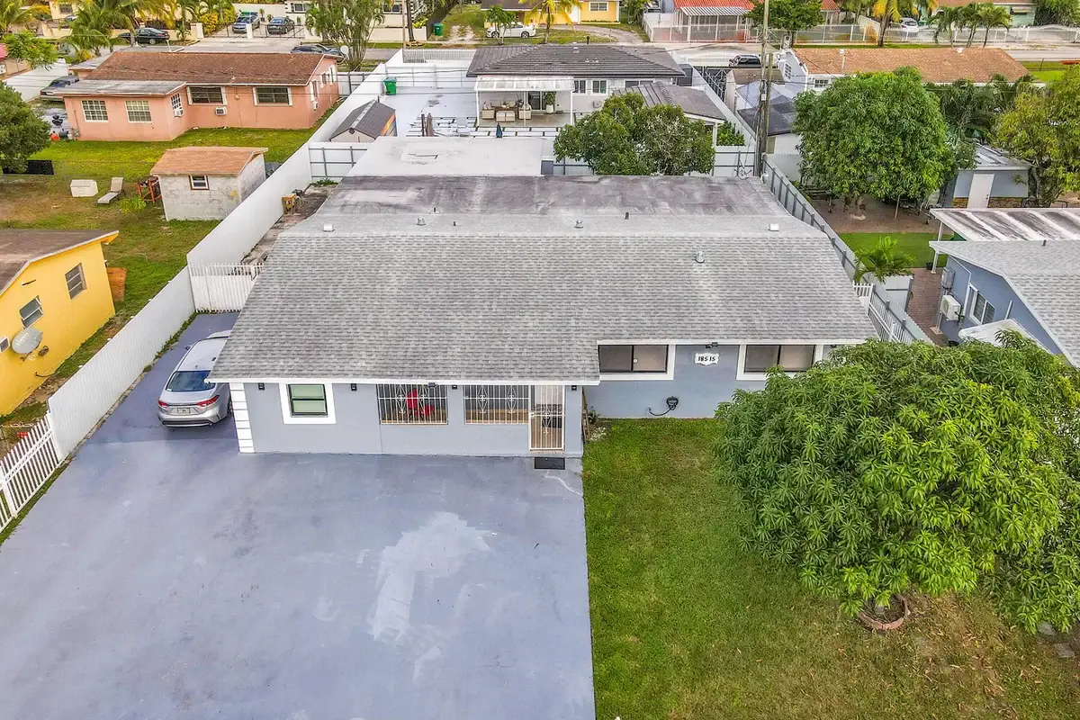 18515 NW 42nd Pl #3, Miami Gardens: photo 1 of 10