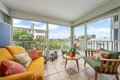 155 Yacht Club Dr #207, North Palm Beach: photo 1 of 30