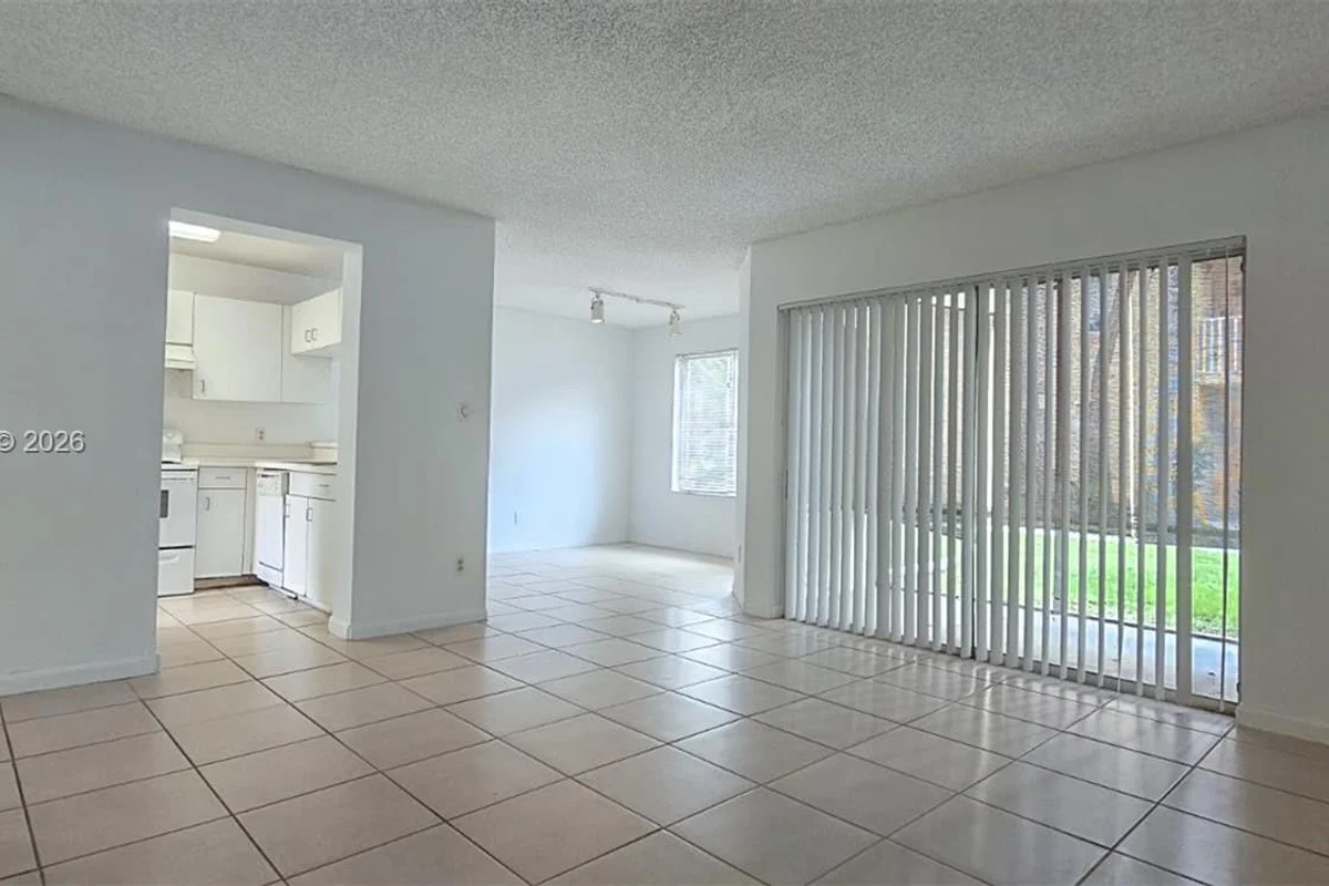 990 Coral Club Dr, Coral Springs: photo 1 of 14