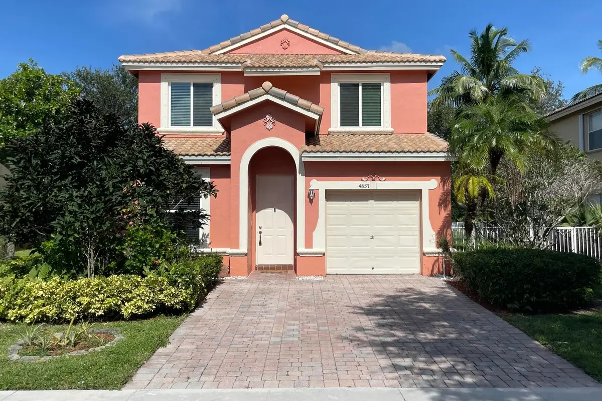4857 Victoria Cir, West Palm Beach: photo 1 of 42
