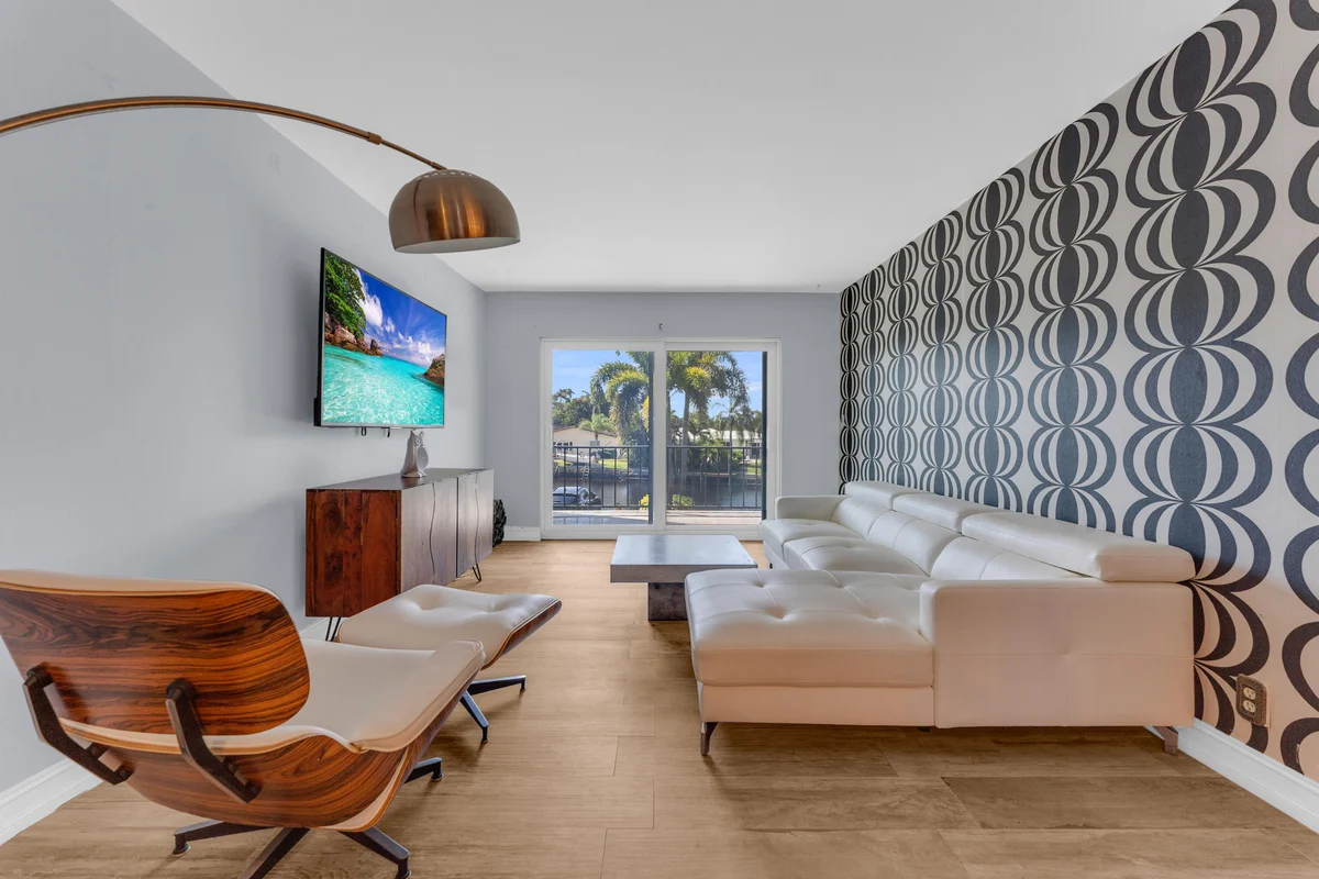 3004 NE 5th Ter, Fort Lauderdale: photo 1 of 38