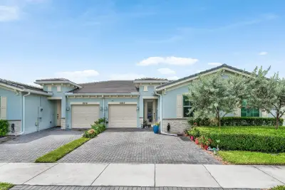 6982 Peters Ln, Delray Beach: photo 1 of 31
