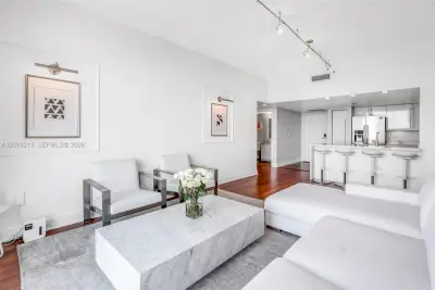 3000 Coral Way #1610, Miami: photo 1 of 16