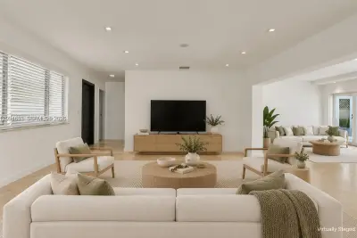 20330 Highland Lakes Blvd, Miami: photo 1 of 14
