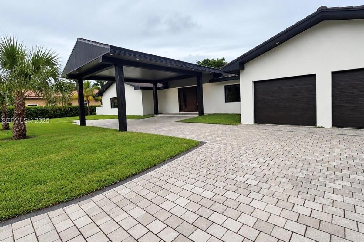 9505 SW 67th Ave, Pinecrest: photo 1 of 36