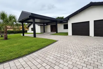 9505 SW 67th Ave, Pinecrest: photo 1 of 36