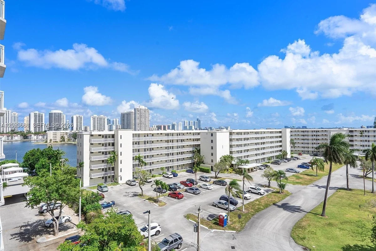 18021 Biscayne Blvd #603, Aventura: photo 1 of 27