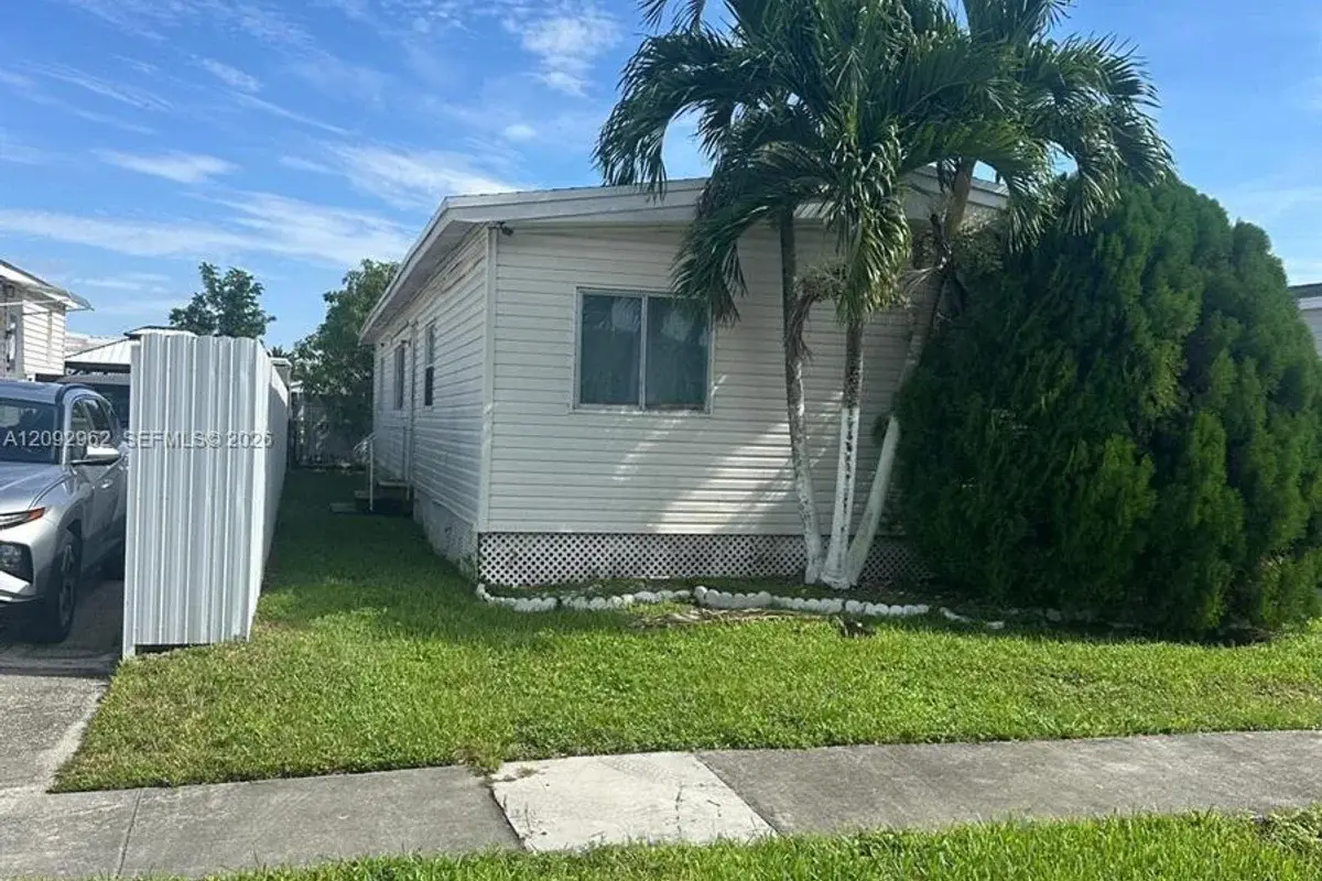 21551 NW 3rd Pl, Pembroke Pines: photo 1 of 9