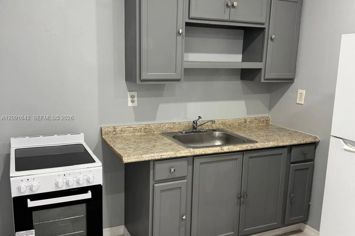 7321 Fairway Blvd #1, Miramar: photo 1 of 11