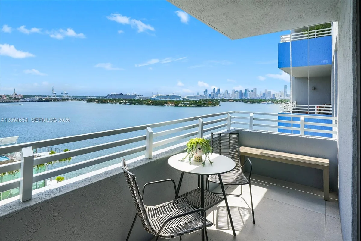 1330 West Ave #1506, Miami Beach: photo 1 of 32