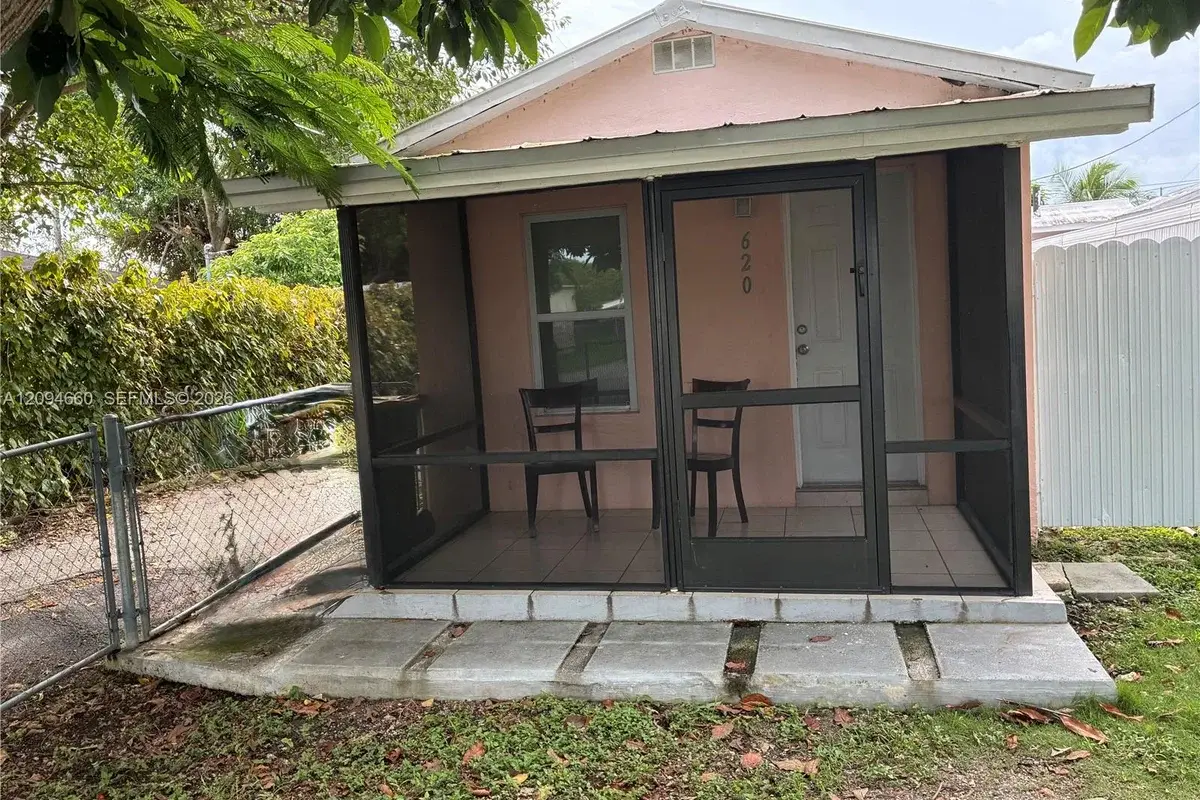 616 SW 8th Ave #620, Homestead: photo 1 of 8