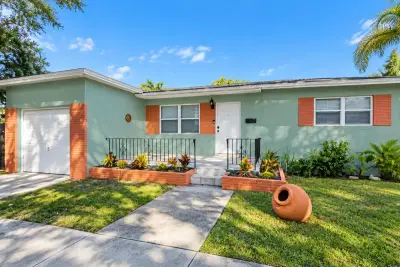 805 S 26th Ave, Hollywood: photo 1 of 13