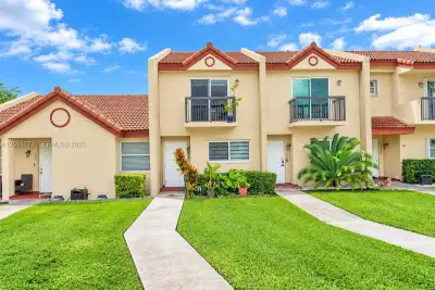 6420 SW 129th Pl #202, Miami: photo 1 of 33