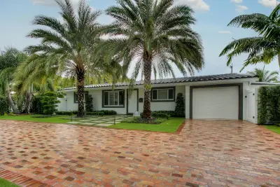 931 NE 23rd Ter, Pompano Beach: photo 1 of 19