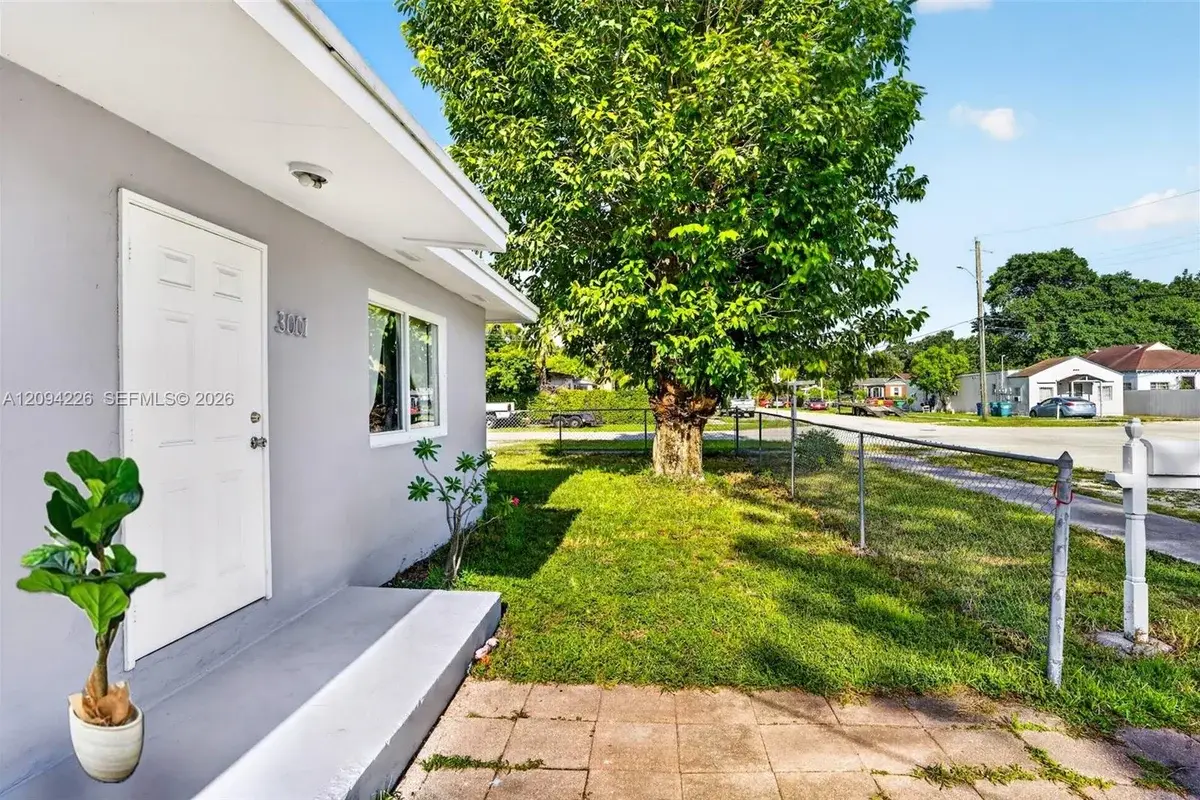 3001 NW 56th St, Miami: photo 1 of 26