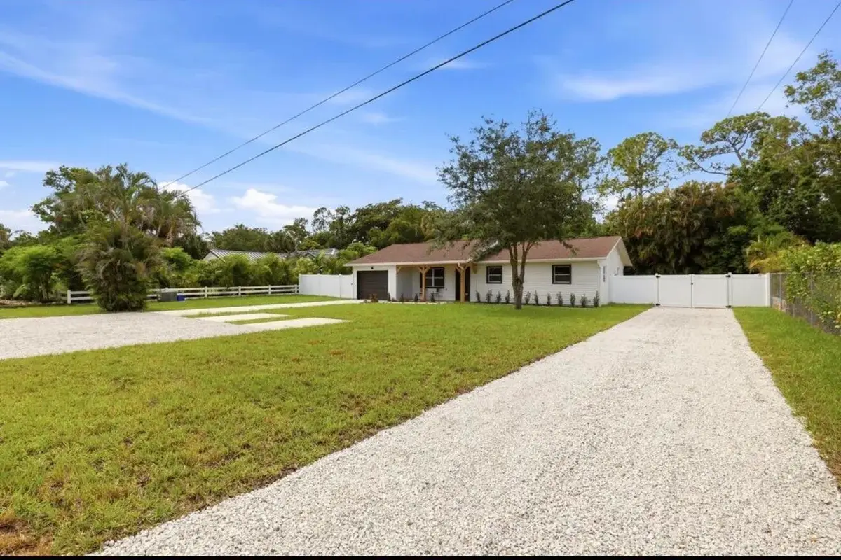15409 Los Angeles Dr, Loxahatchee: photo 1 of 10
