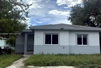 2472 NW 65th St, Miami: photo 1 of 11