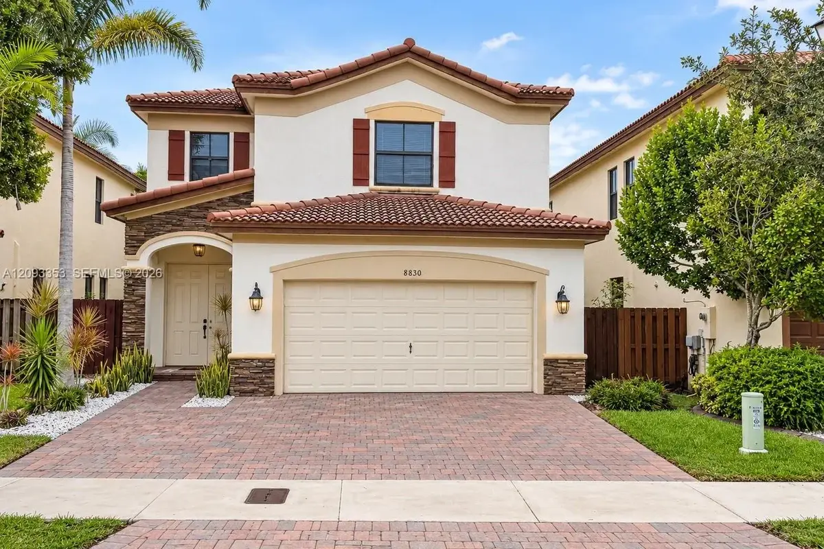 8830 NW 101st Pl, Doral: photo 1 of 32