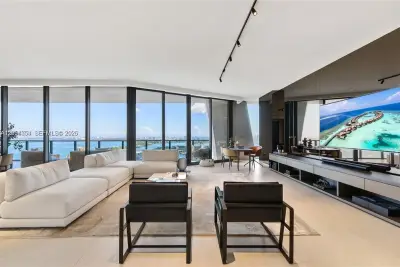 1000 Biscayne Blvd #3502, Miami: photo 1 of 37