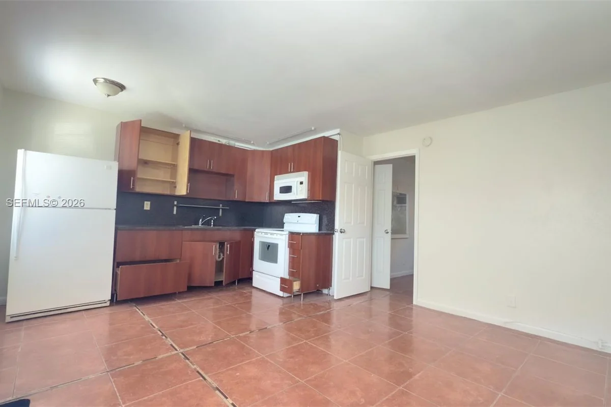 101 NE 41st St #C48, Oakland Park: photo 1 of 14