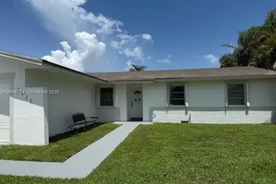 7235 SW 131st Ave, Miami: photo 1 of 10