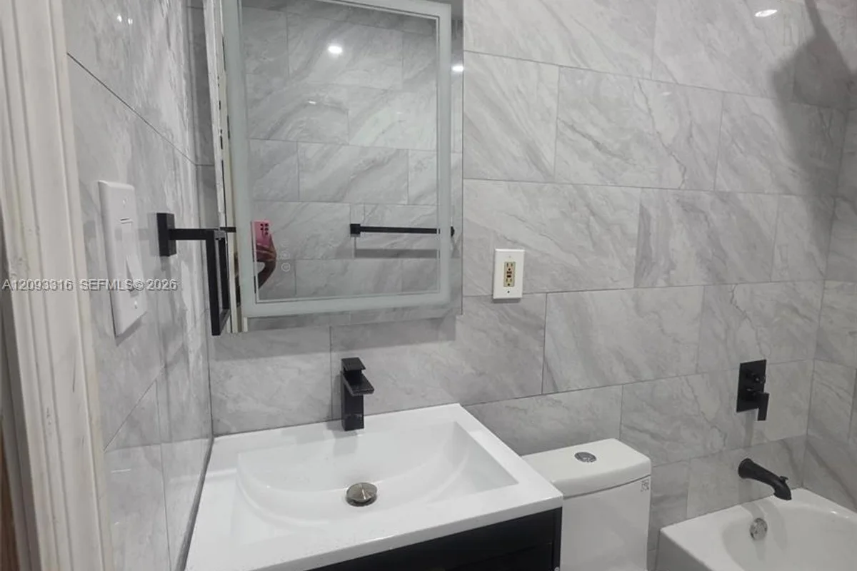 9624 NW, Miami: photo 1 of 6