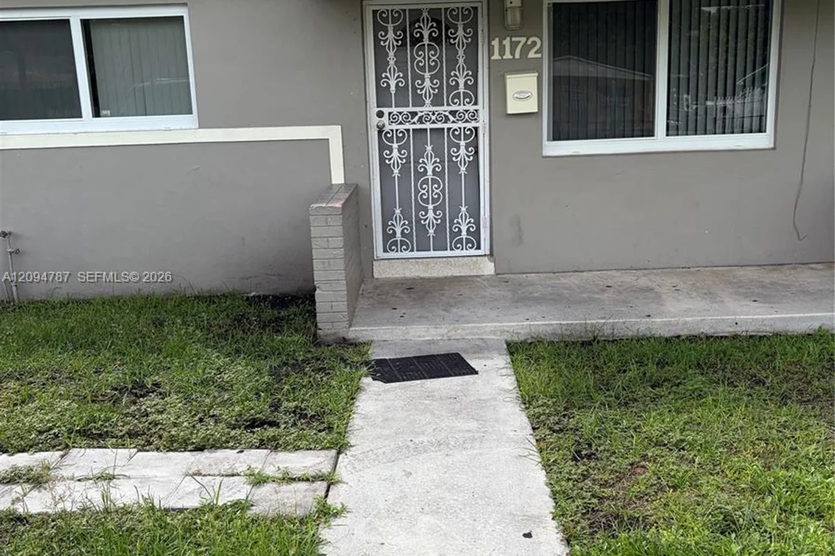 1172 NW 100th Ter, Miami: photo 1 of 12