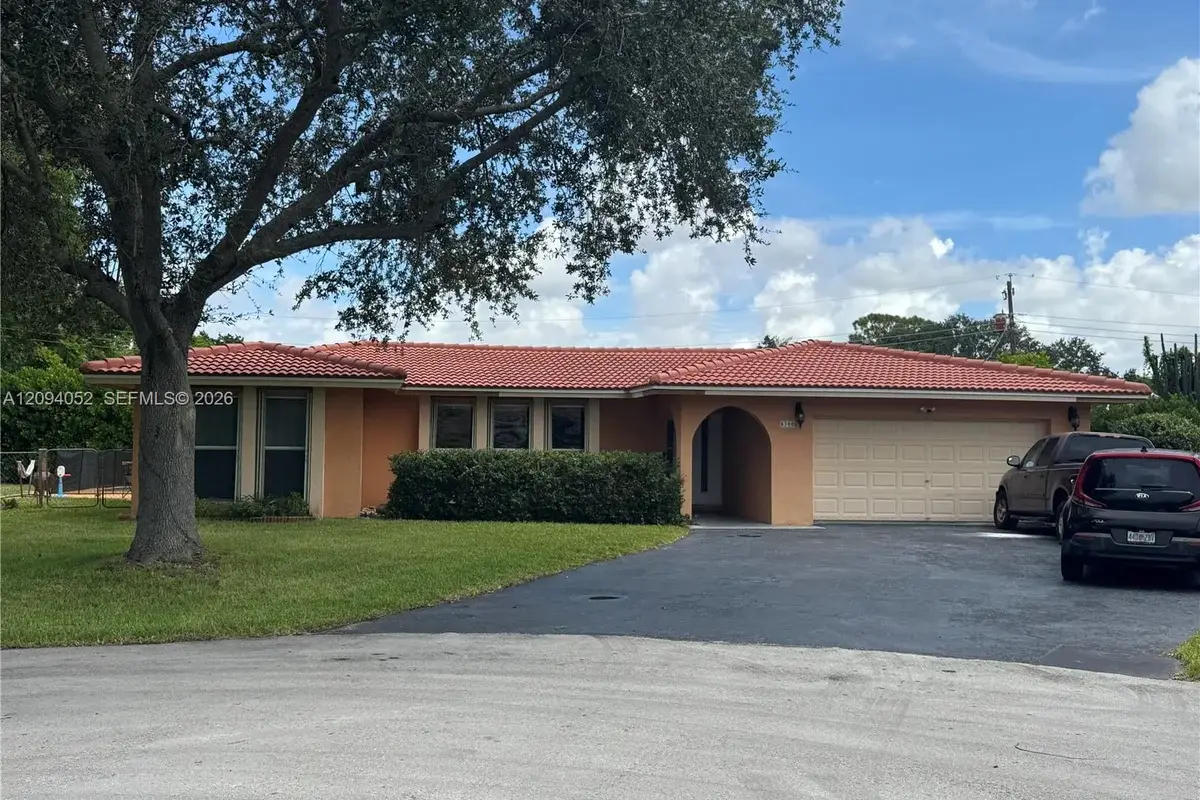 8300 NW 35th Ct, Coral Springs: photo 1 of 41