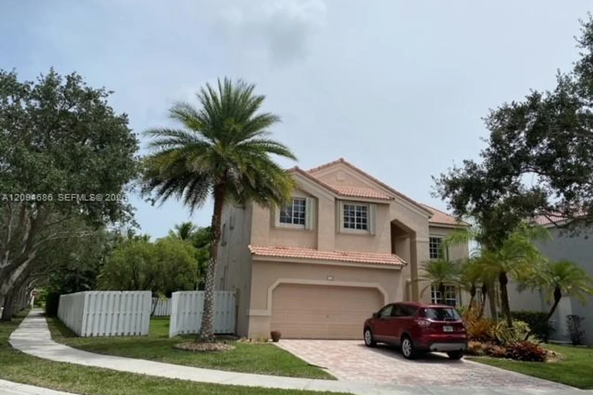 1122 Hickory Way, Weston: photo 1 of 29