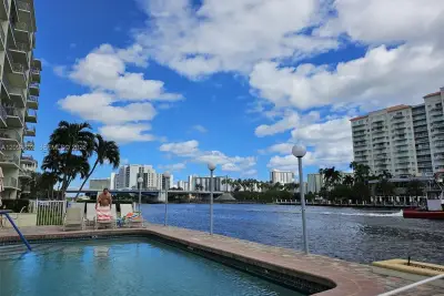 2900 NE 30th St #H3, Fort Lauderdale: photo 1 of 17