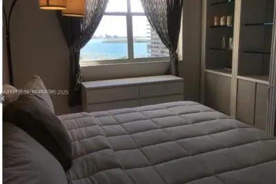 11111 Biscayne Blvd #4D, Miami: photo 1 of 20