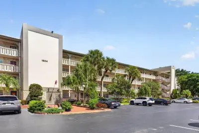 1804 Eleuthera Point #J1, Coconut Creek: photo 1 of 25