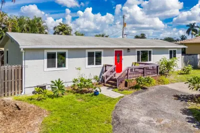 9239 Honeywell Rd, Lake Worth: photo 1 of 1