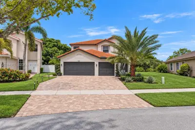 17501 SW 33rd St, Miramar: photo 1 of 50