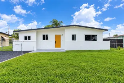 1706 NW 26th Ave, Fort Lauderdale: photo 1 of 21