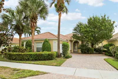 4718 Dovehill Dr, Palm Beach Gardens: photo 1 of 58