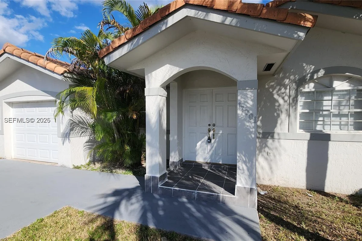 House in Miami: photo 1 of 5