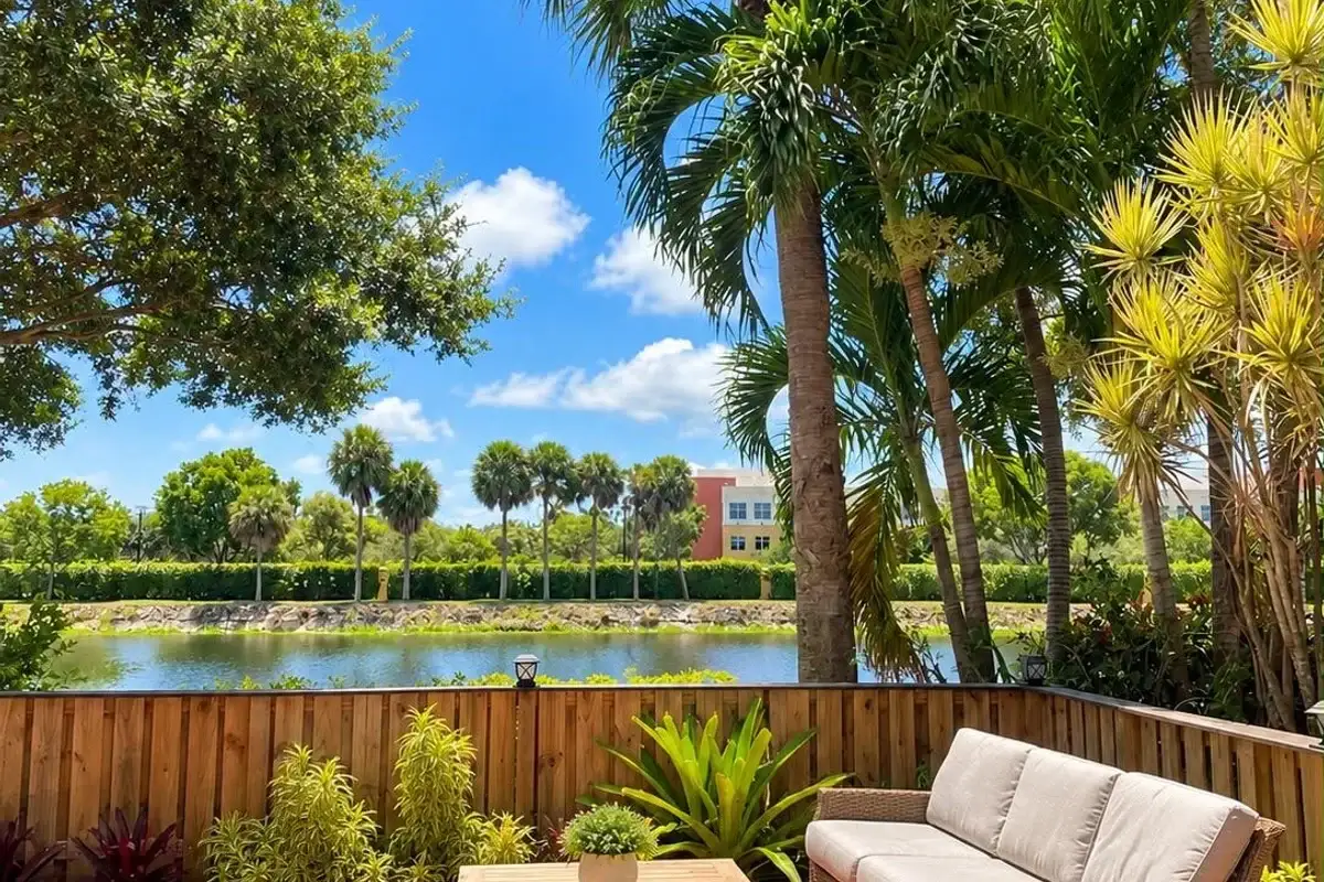 2930 SW 22nd Cir #14B, Delray Beach: photo 1 of 11