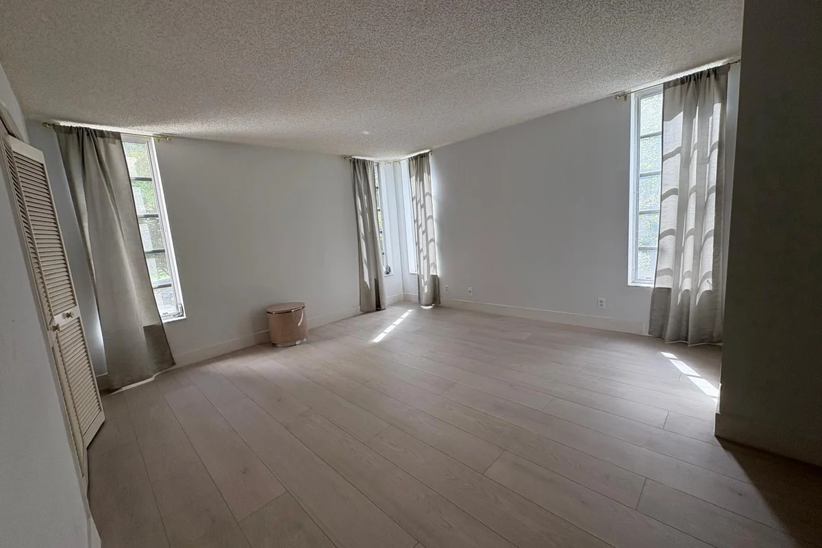 3970 Oaks Clubhouse Dr #310, Pompano Beach: photo 1 of 31
