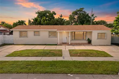 9360 SW 25th St, Miami: photo 1 of 45