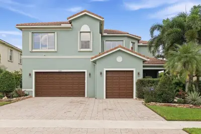 1261 Beacon Cir, Wellington: photo 1 of 44