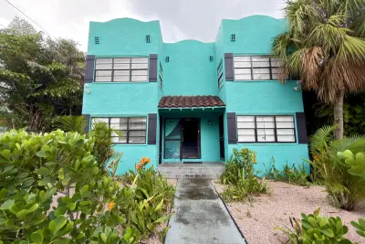 710 Palm St #5, West Palm Beach: photo 1 of 8