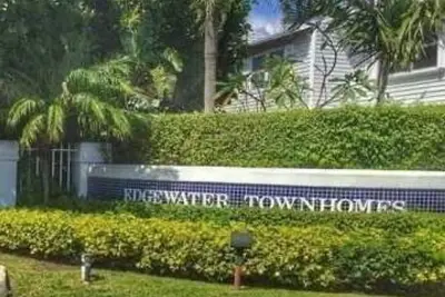 1925 NE 15th Ave, Fort Lauderdale: photo 1 of 29