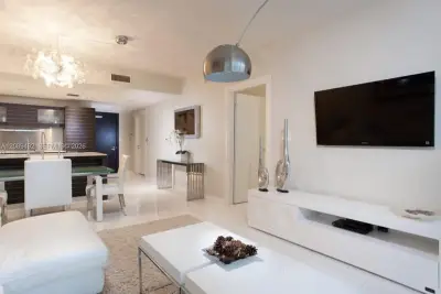 200 Biscayne Boulevard Way #3209, Miami: photo 1 of 5