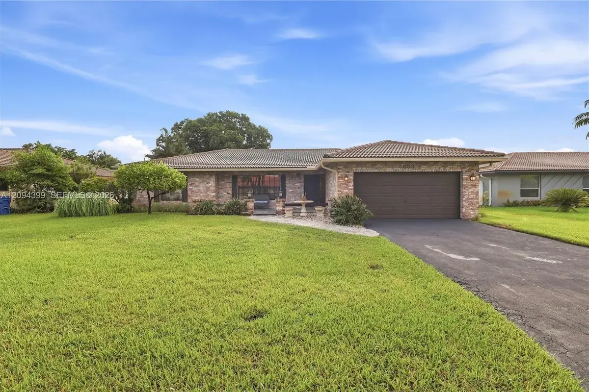 653 NW 100 Ln, Coral Springs: photo 1 of 38