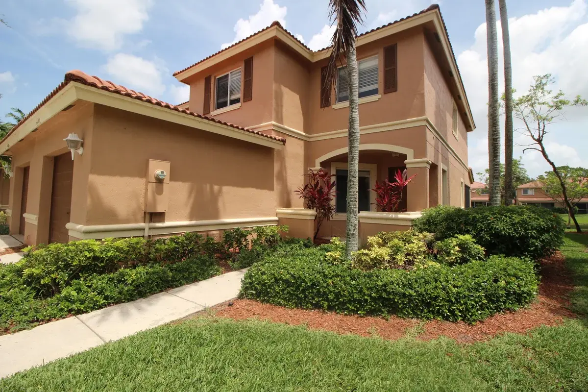 6602 Sandy Bank Ter, Riviera Beach: photo 1 of 41