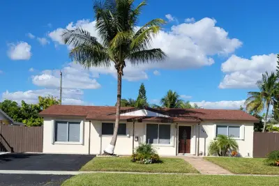 361 NW 42nd St, Deerfield Beach: photo 1 of 31