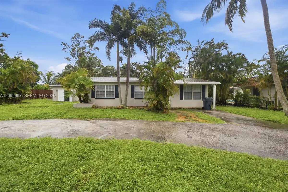 49 W Mango Rd, Lake Worth: photo 1 of 31