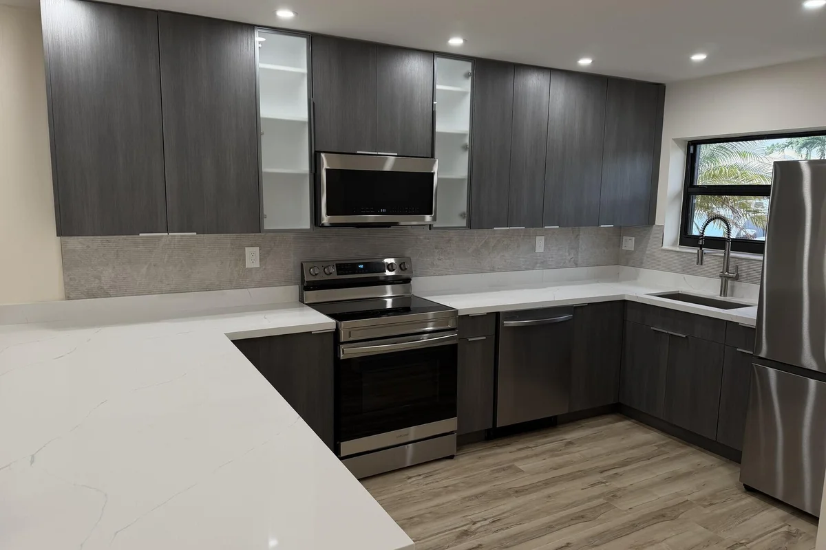 705 Banks Rd, Margate: photo 1 of 44
