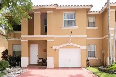 873 NW 135th Ave, Pembroke Pines: photo 1 of 28